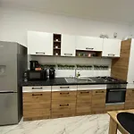 Golden Garden Luxury Apartment In Bucharest