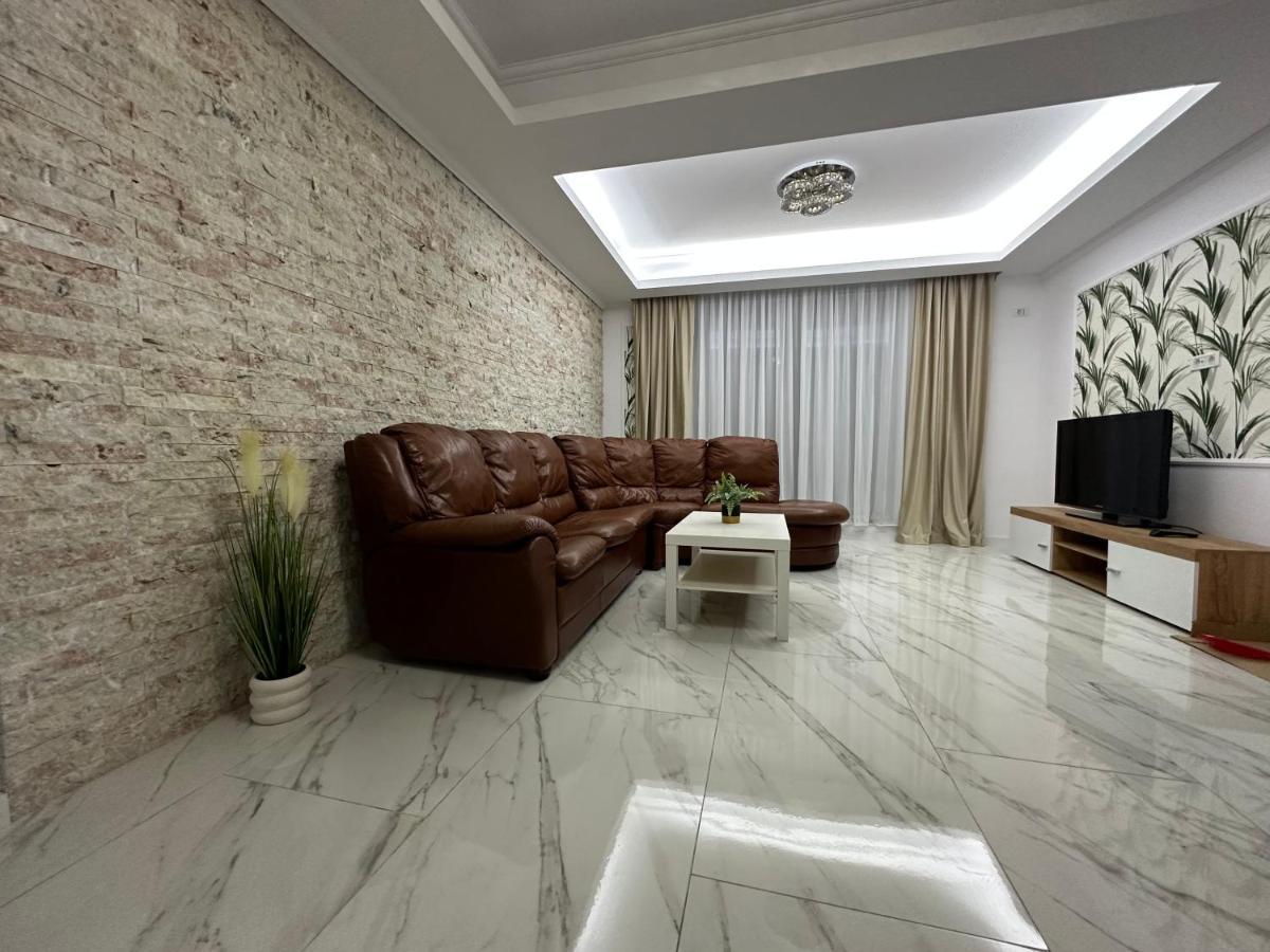 Golden Garden Luxury In *