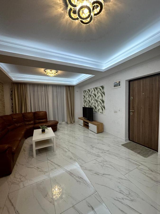 Golden Garden Luxury In Apartment