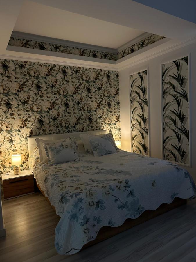 Golden Garden Luxury In